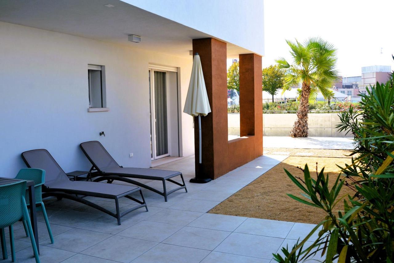 Sun Beach Residence Con Piscina - Piazza Brescia - Adria Holiday Jesolo - Family Apartments Bagian luar foto