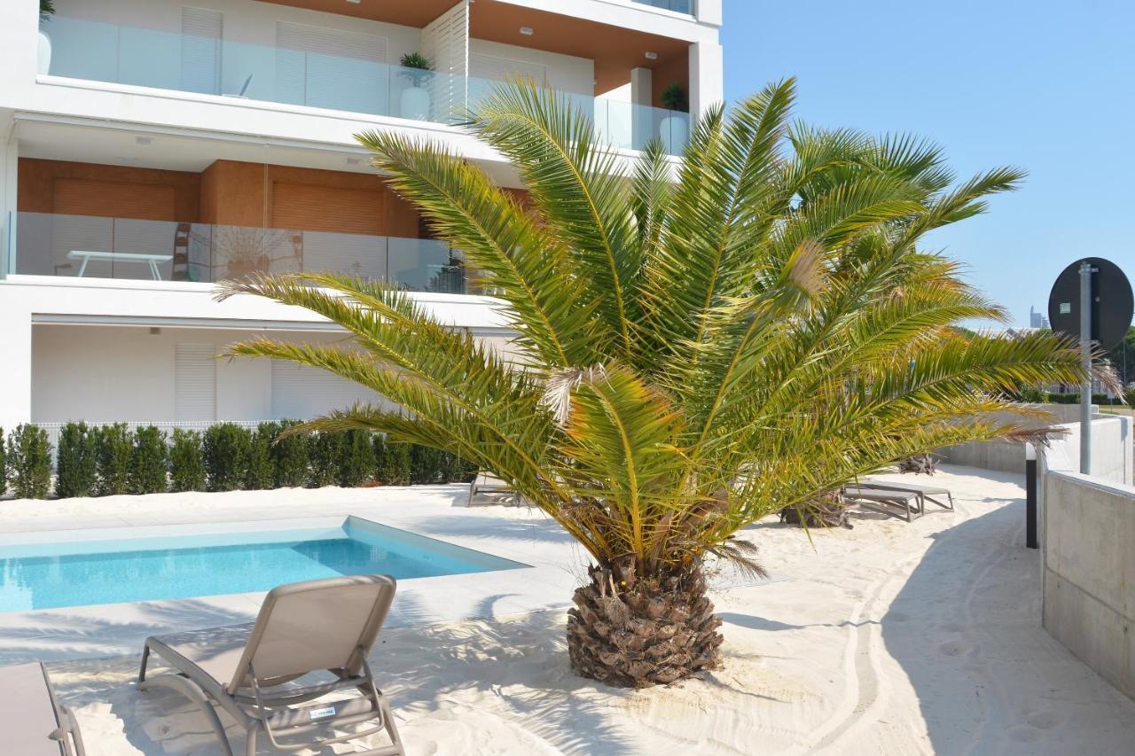 Sun Beach Residence Con Piscina - Piazza Brescia - Adria Holiday Jesolo - Family Apartments Bagian luar foto