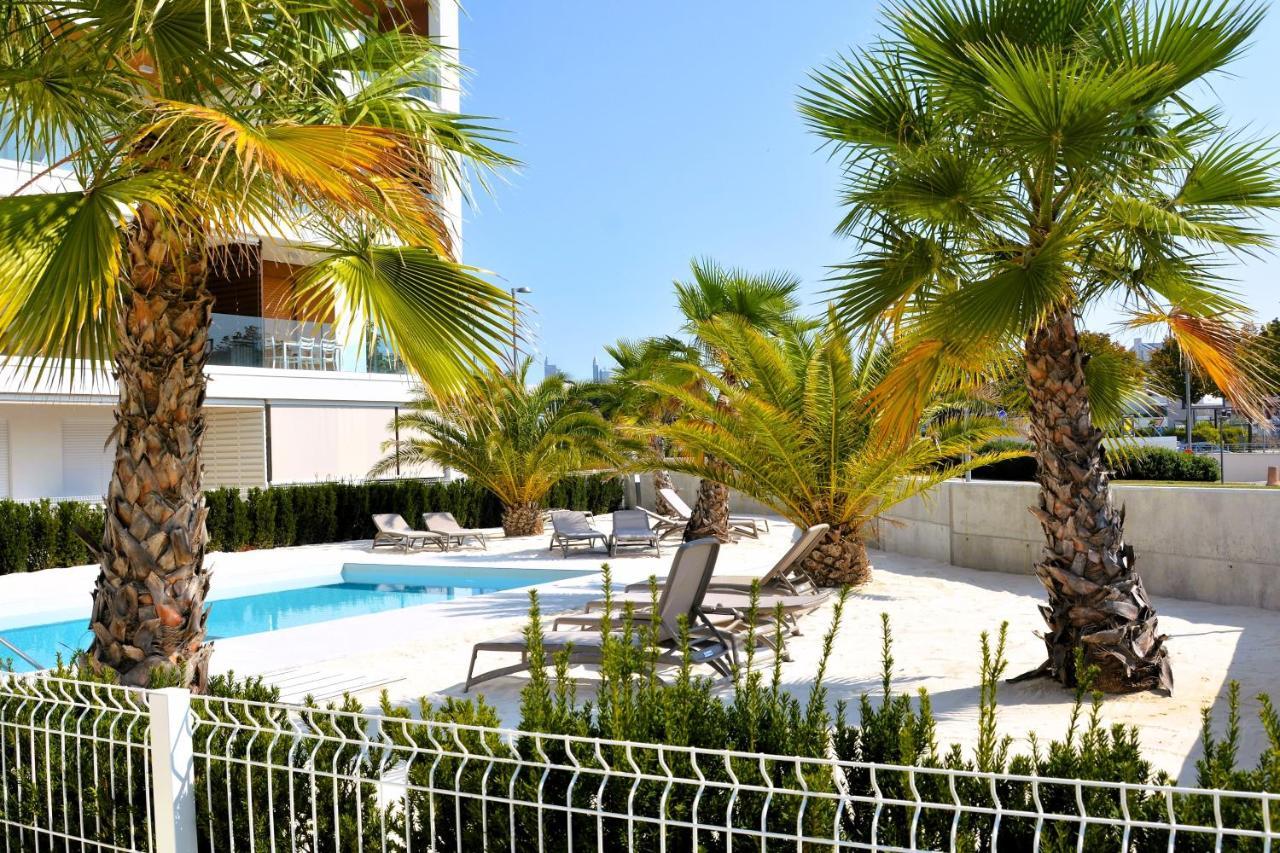 Sun Beach Residence Con Piscina - Piazza Brescia - Adria Holiday Jesolo - Family Apartments Bagian luar foto