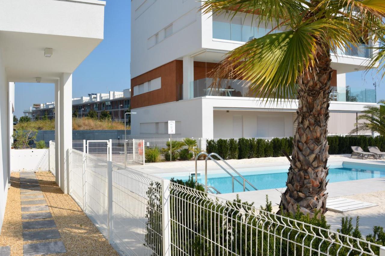 Sun Beach Residence Con Piscina - Piazza Brescia - Adria Holiday Jesolo - Family Apartments Bagian luar foto
