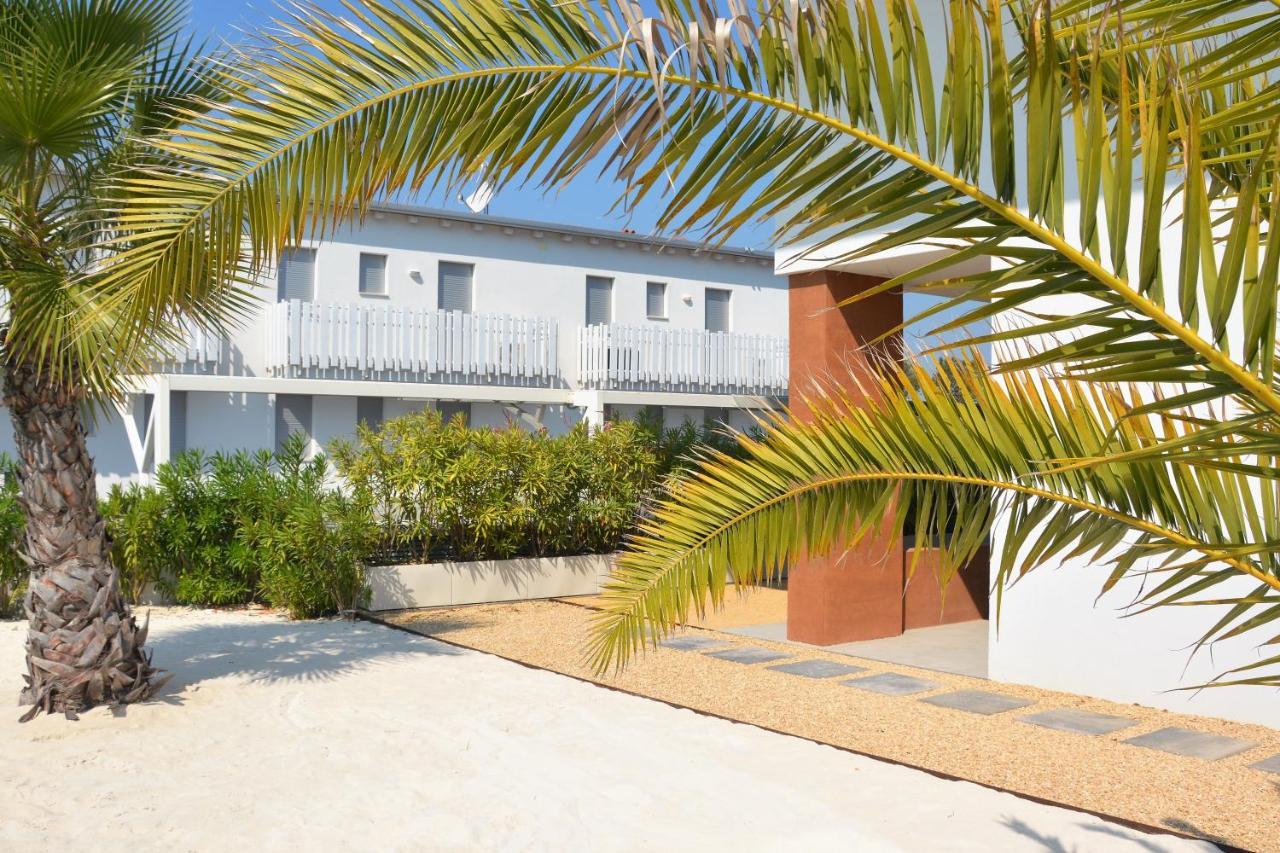 Sun Beach Residence Con Piscina - Piazza Brescia - Adria Holiday Jesolo - Family Apartments Bagian luar foto