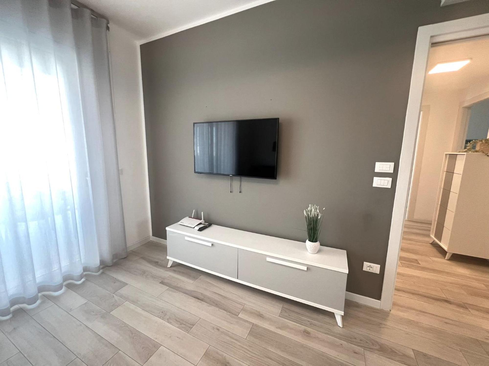 Sun Beach Residence Con Piscina - Piazza Brescia - Adria Holiday Jesolo - Family Apartments Ruang foto