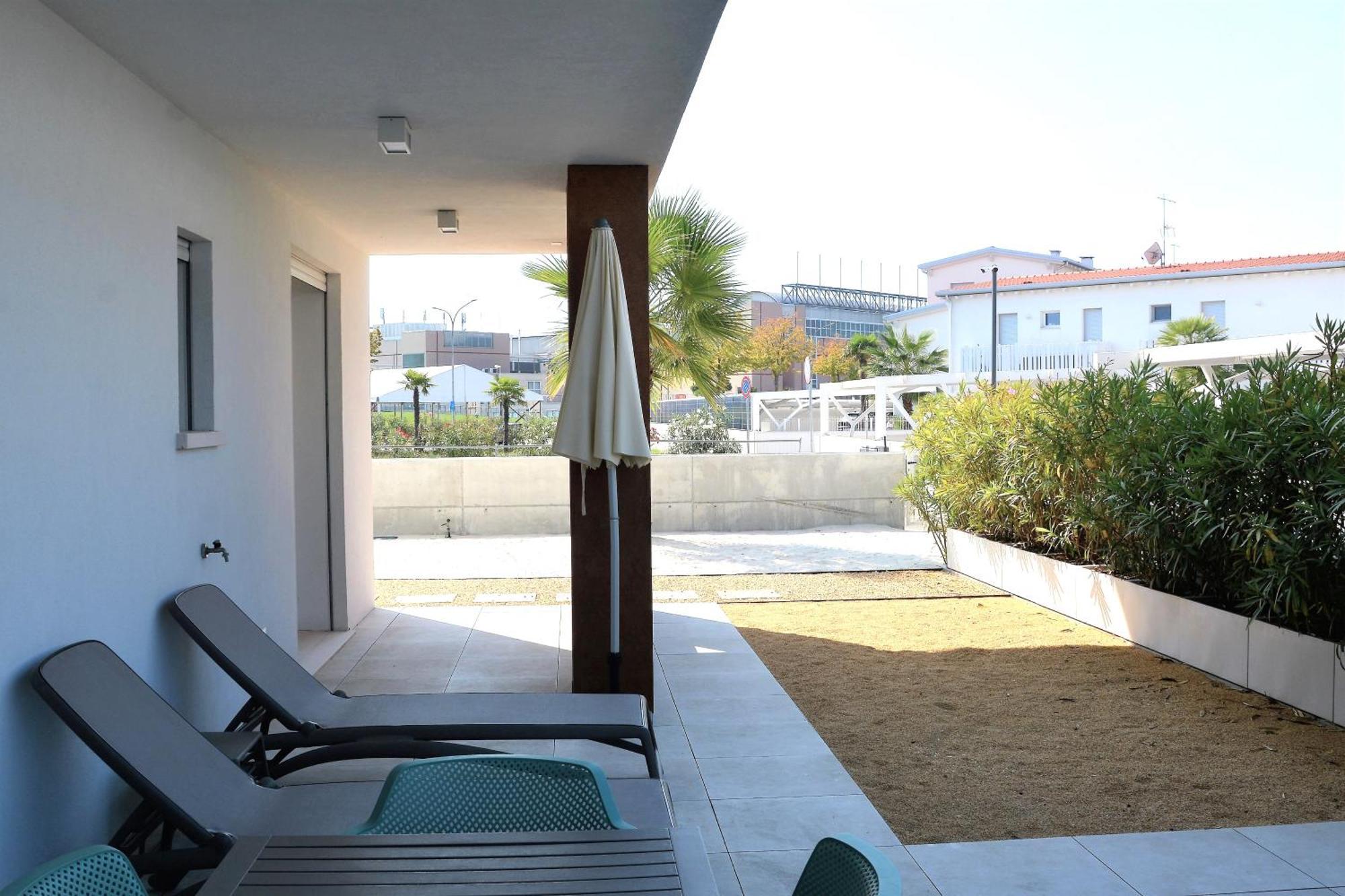 Sun Beach Residence Con Piscina - Piazza Brescia - Adria Holiday Jesolo - Family Apartments Bagian luar foto