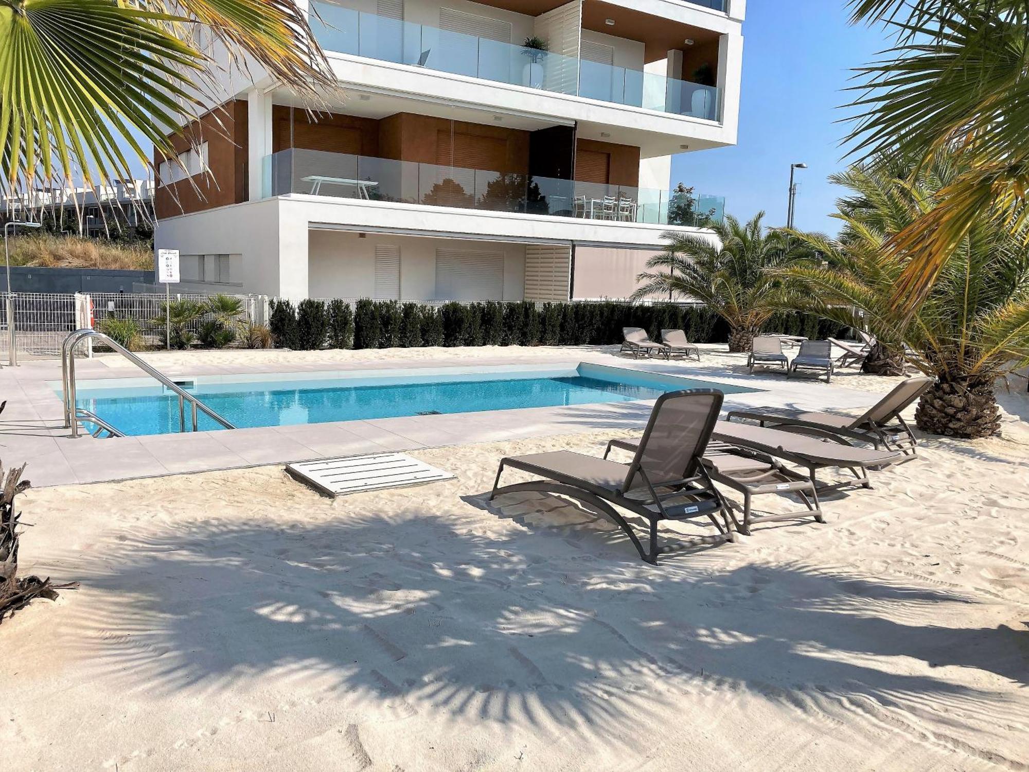 Sun Beach Residence Con Piscina - Piazza Brescia - Adria Holiday Jesolo - Family Apartments Bagian luar foto