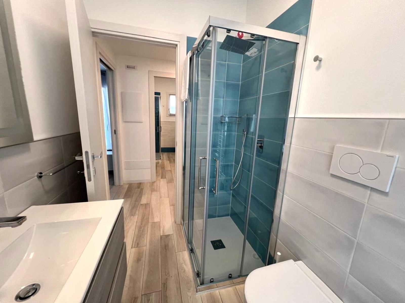 Sun Beach Residence Con Piscina - Piazza Brescia - Adria Holiday Jesolo - Family Apartments Ruang foto