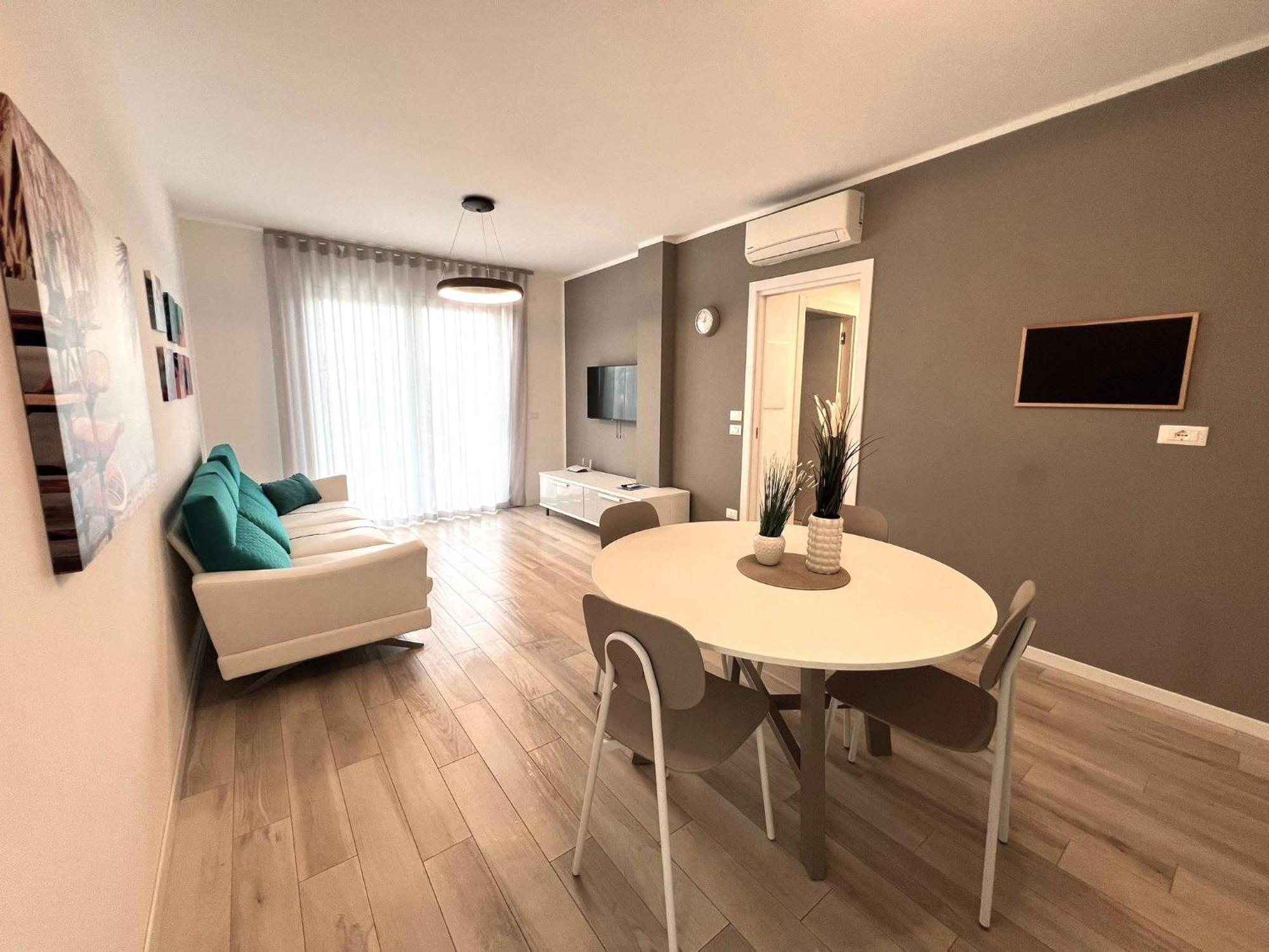 Sun Beach Residence Con Piscina - Piazza Brescia - Adria Holiday Jesolo - Family Apartments Ruang foto