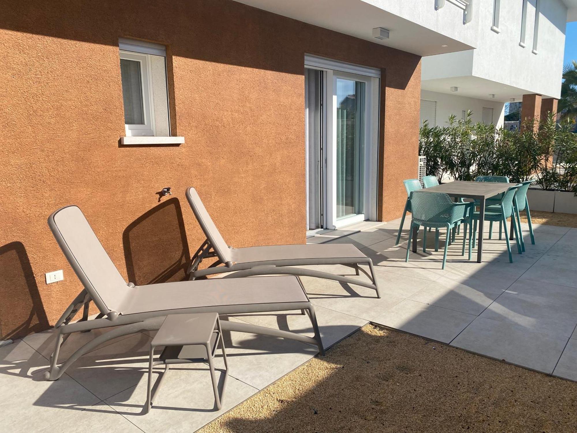 Sun Beach Residence Con Piscina - Piazza Brescia - Adria Holiday Jesolo - Family Apartments Ruang foto